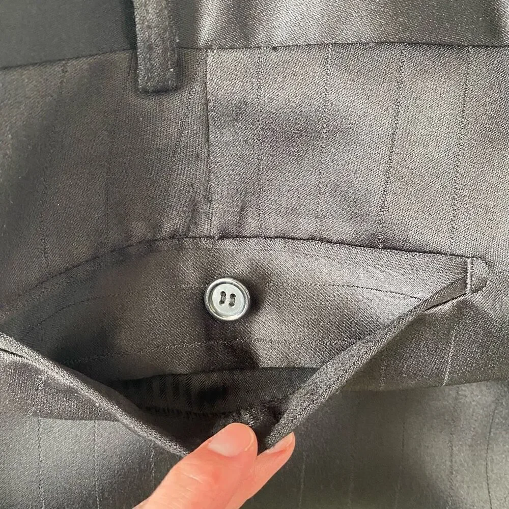 Zandello 2 piece pinstripe suit w/button front jacket 46R cuffed pants 40R black